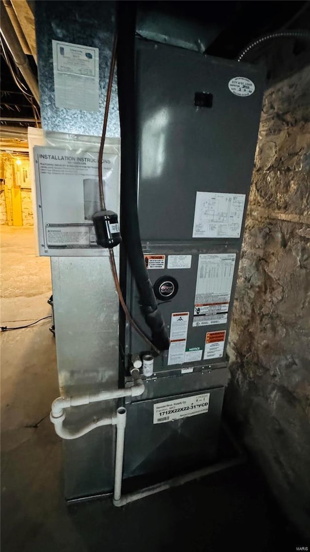 3683 Montana St, Saint Louis, MO 63116 - utilities with heating unit