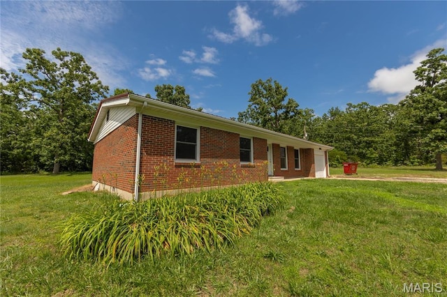 1575 County Road 3290, Salem, MO 65560 - ranch-style home with brick siding and a front yard