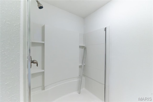 1575 County Road 3290, Salem, MO 65560 - bathroom featuring a shower