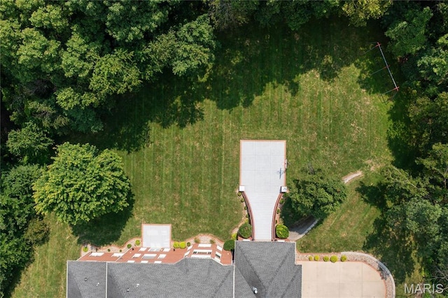 aerial view of property and surrounding area