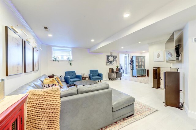 4561 Laclede Ave Unit B, Saint Louis, MO 63108 - living area featuring recessed lighting, baseboards, and light flooring
