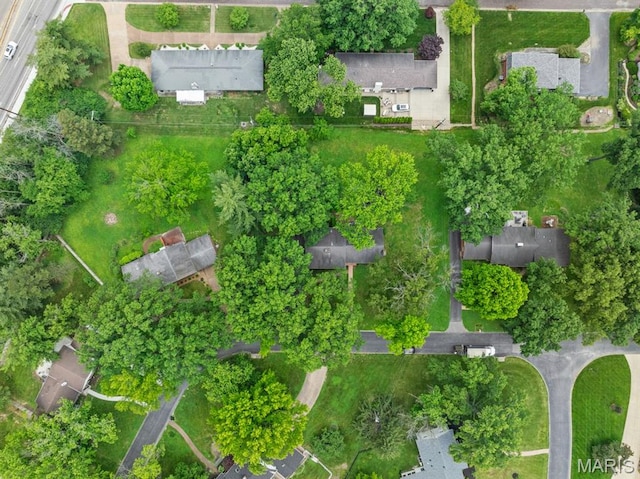 10267 Thornwood Dr, Ladue, MO 63124 - drone / aerial view