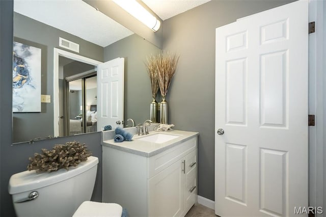 942 Guelbreth Ln Unit 112, Saint Louis, MO 63141 - half bath featuring vanity and toilet