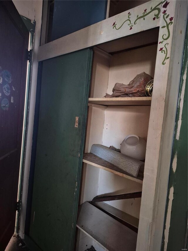 2653 Washington Ave, Granite City, IL 62040 - view of closet