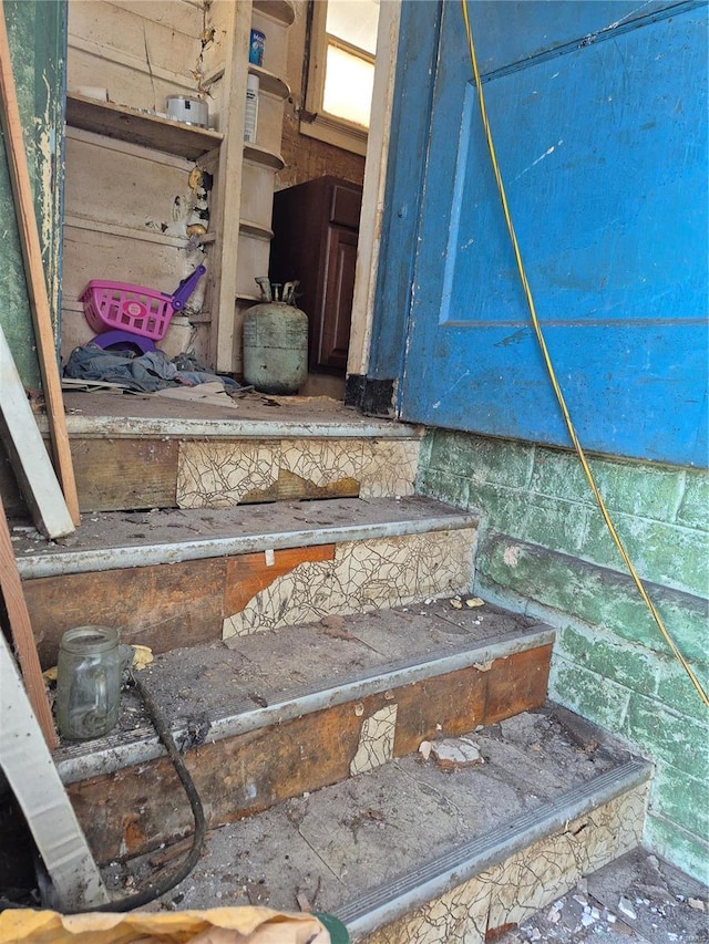 2653 Washington Ave, Granite City, IL 62040 - view of stairs