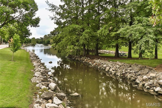 1436 Peacock Ln, Saint Louis, MO 63144 - water view
