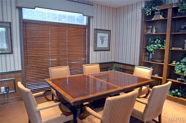 13101 Mill Crossing Ct Unit 200, Saint Louis, MO 63141 - dining room featuring wallpapered walls and carpet flooring