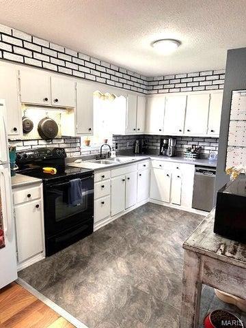 228 Sharp St, Mountain View, MO 65548 - photo 6