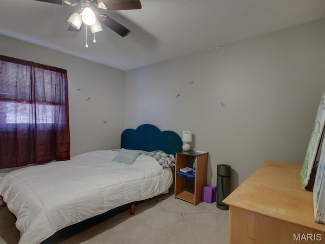 14160 Turkey Run Ct, New London, MO 63459 - bedroom with light carpet and a ceiling fan