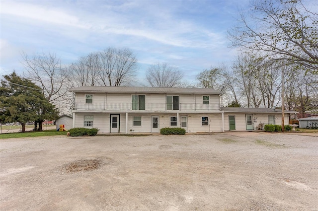1125 N Market St, Sparta, IL 62286 - townhome / multi-family property featuring a balcony