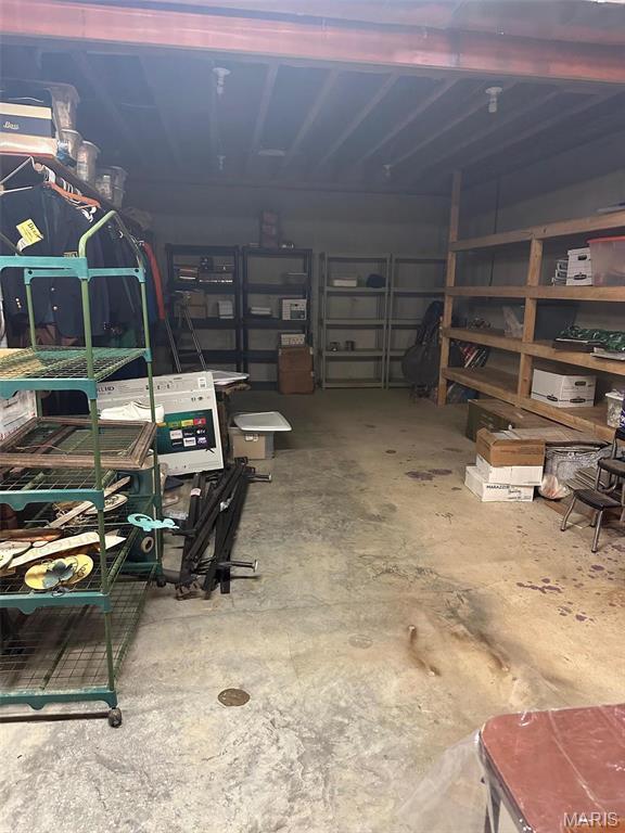 17205 Elk Prairie Dr, Rolla, MO 65401 - view of garage