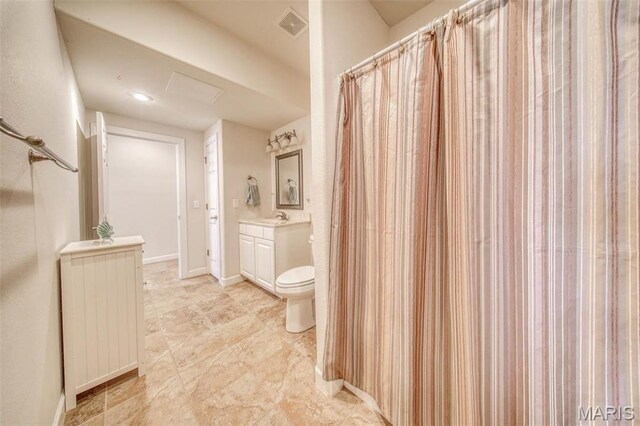 17205 Elk Prairie Dr, Rolla, MO 65401 - bathroom featuring vanity, toilet, and baseboards