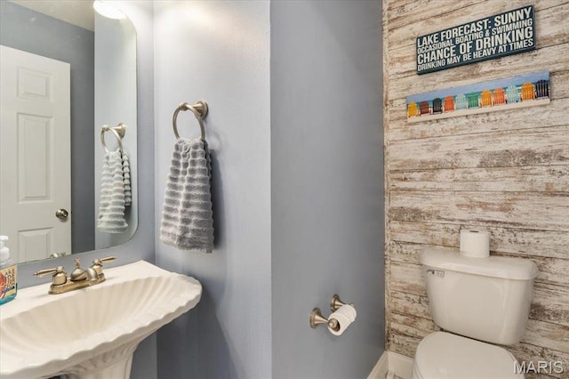 1500 Swiss Village Rd, Osage Beach, MO 65065 - half bath featuring a sink and toilet