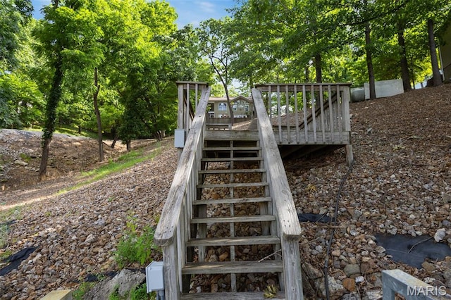 1500 Swiss Village Rd, Osage Beach, MO 65065 - view of stairway