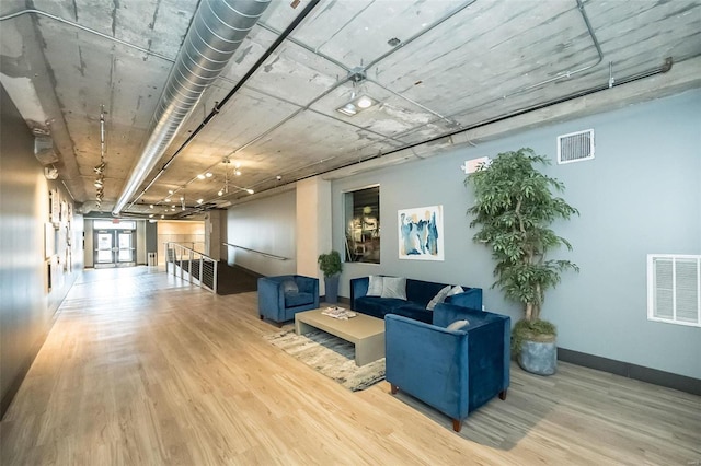4100 Forest Park Ave Unit 226, Saint Louis, MO 63108 - view of lobby