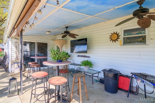 2 S Circle Dr, Carlyle, IL 62231 - view of patio featuring a ceiling fan