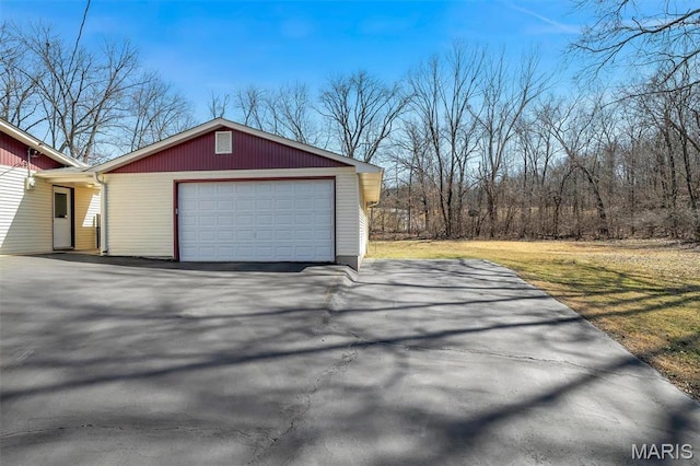 6072 Kingsway, House Springs, MO 63051 - view of garage
