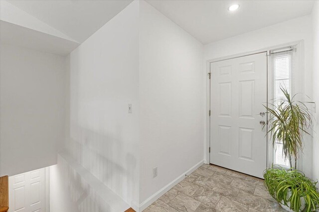 9 Amber Ridge Ct, High Ridge, MO 63049 - foyer featuring baseboards, lofted ceiling, and recessed lighting