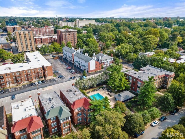 5653 Waterman Blvd Unit 3N, Saint Louis, MO 63112 - drone / aerial view of a pool area