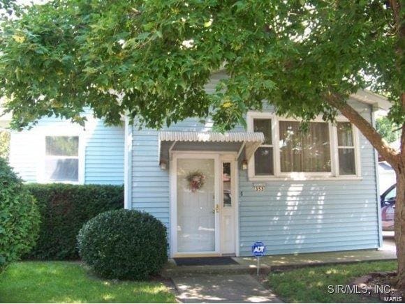 353 Plum St, Carlinville, IL 62626 - view of entrance to property