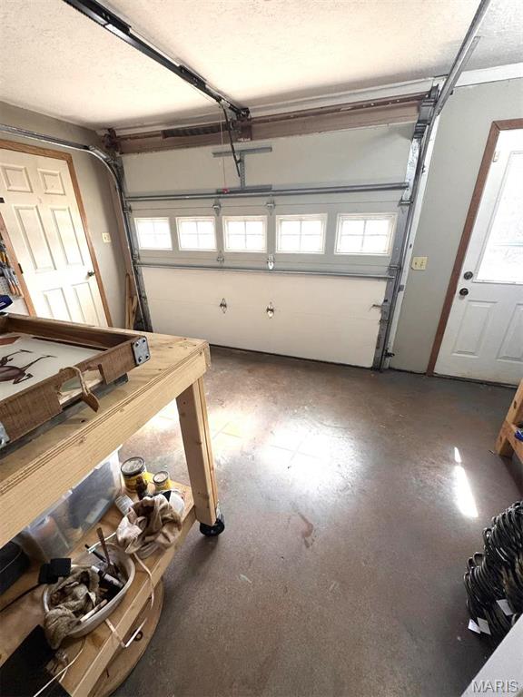 27409 Missouri Dr, Lebanon, MO 65536 - view of garage