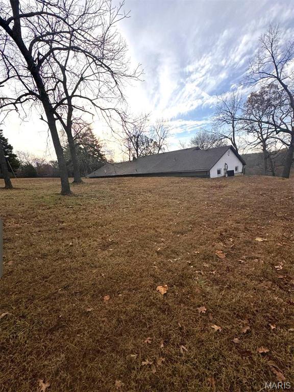 27409 Missouri Dr, Lebanon, MO 65536 - view of yard