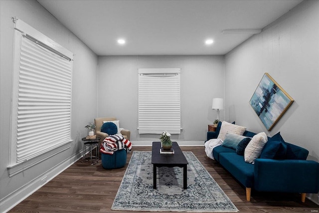 2152 State St, Granite City, IL 62040 - living room featuring dark wood finished floors, baseboards, and recessed lighting