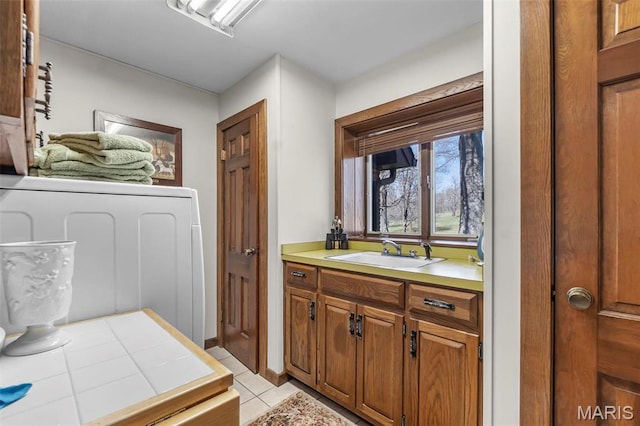 167 Red Fox Ln, Cape Girardeau, MO 63701 - bathroom featuring tile patterned flooring and vanity