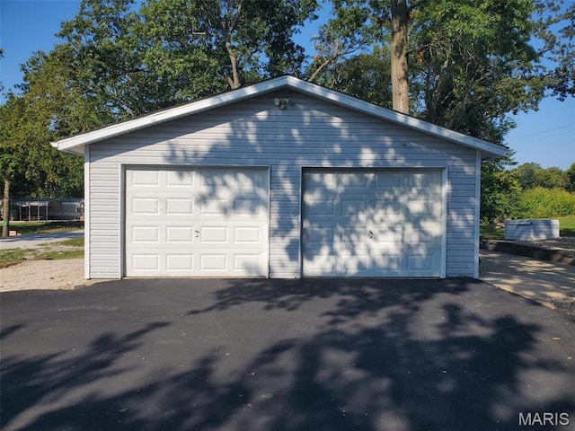 19983 Oak Dr, Carlyle, IL 62231 - view of detached garage