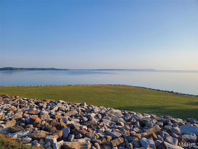 19983 Oak Dr, Carlyle, IL 62231 - water view