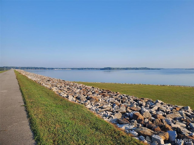 19983 Oak Dr, Carlyle, IL 62231 - water view