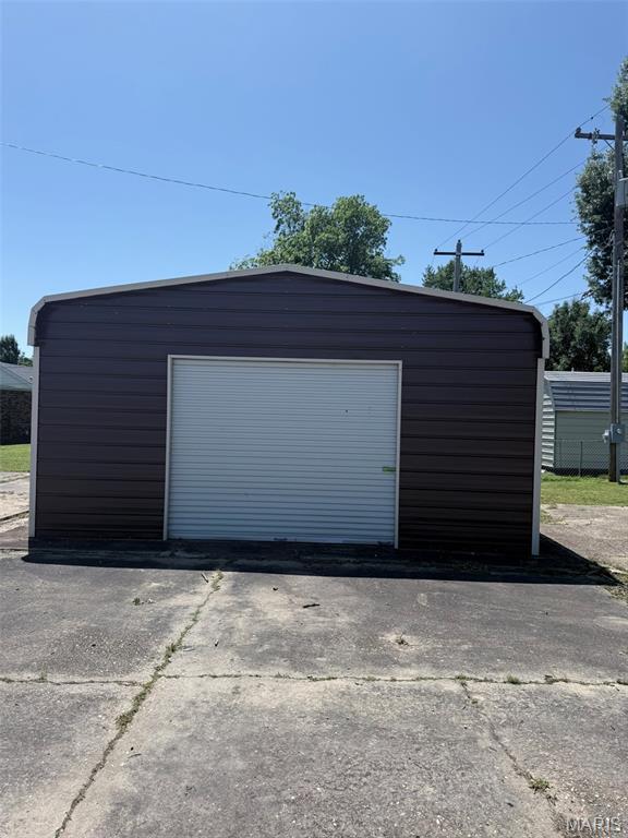 328 Helen St, Sikeston, MO 63801 - photo 9