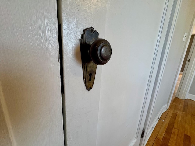 922 S 6th St, Belleville, IL 62220 - detailed view of wood finished floors