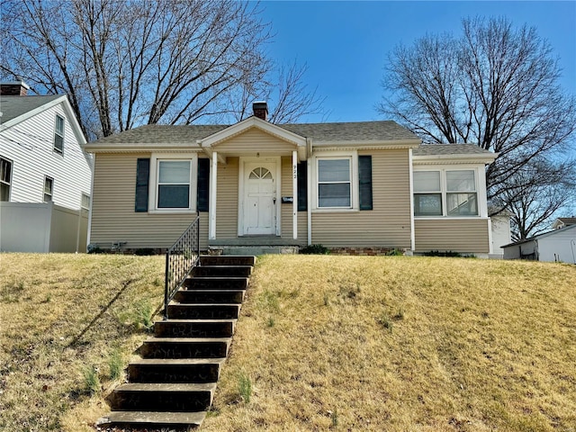 922 S 6th St, Belleville, IL 62220 - view of front of house with a chimney