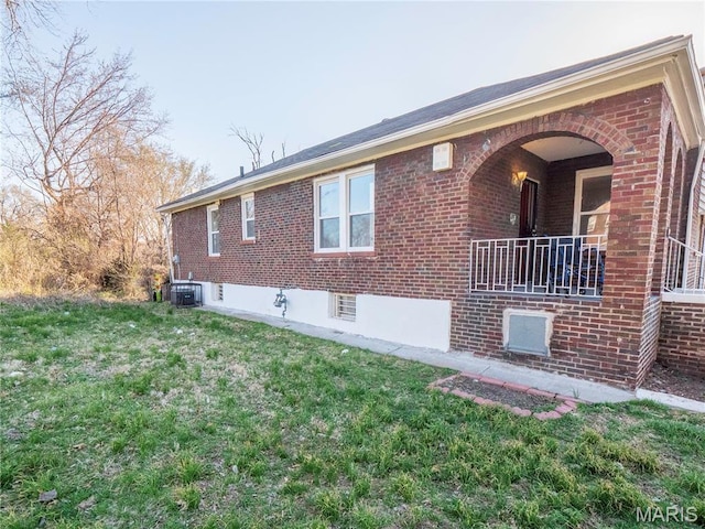 5109 Cote Brilliante Ave, Saint Louis, MO 63113 - view of side of property featuring brick siding and a yard