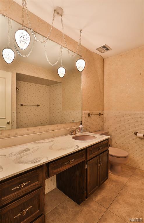 10327 Dorenshire Ct, Saint Louis, MO 63128 - photo 25