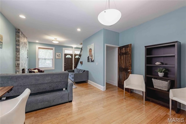 2244 Nebraska Ave, Saint Louis, MO 63104 - living area featuring light wood-type flooring and recessed lighting