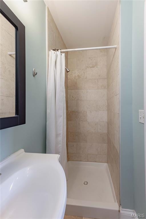 2244 Nebraska Ave, Saint Louis, MO 63104 - full bathroom featuring a shower stall