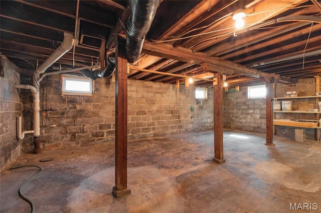 533 Locust St, Carrollton, IL 62016 - view of basement
