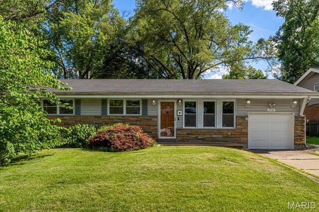 2418 Castle Dr, Saint Louis, MO 63136 - photo 1