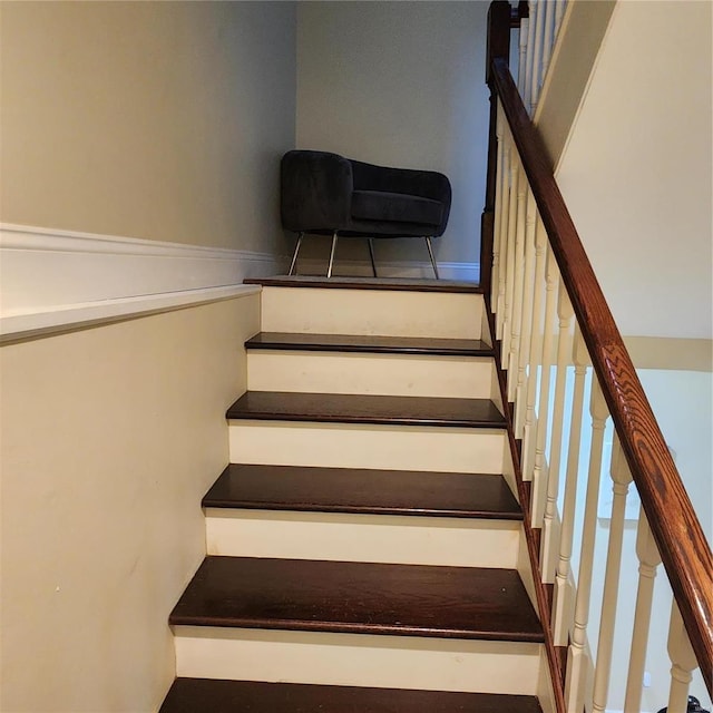 2438 Lemp Ave, Saint Louis, MO 63104 - view of staircase