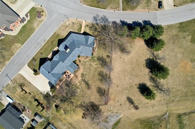 900 Deer Circle Dr, Carlyle, IL 62231 - bird's eye view