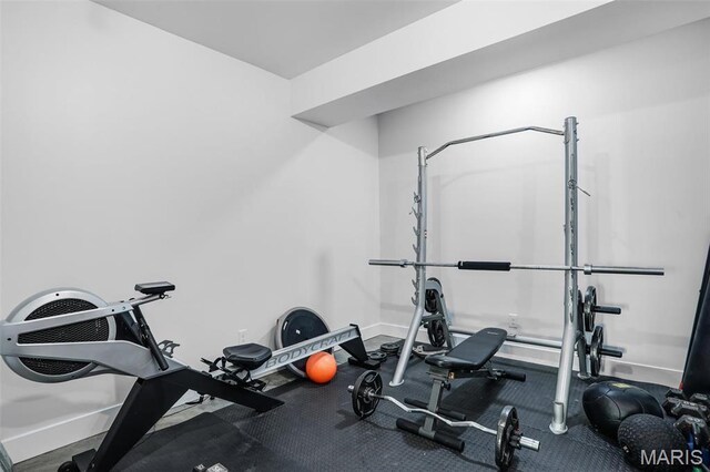 1520 Oglesby Dr, Edwardsville, IL 62025 - exercise room with baseboards