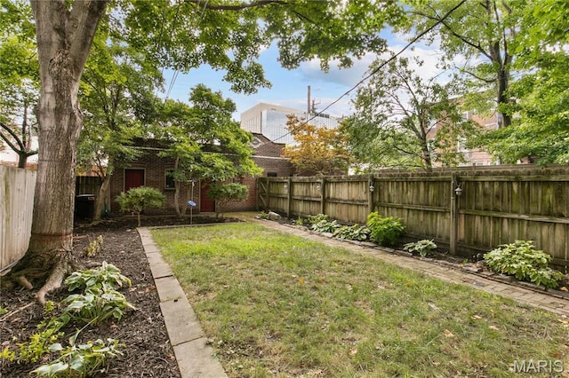 4486 Laclede Ave Unit 4486, Saint Louis, MO 63108 - view of yard