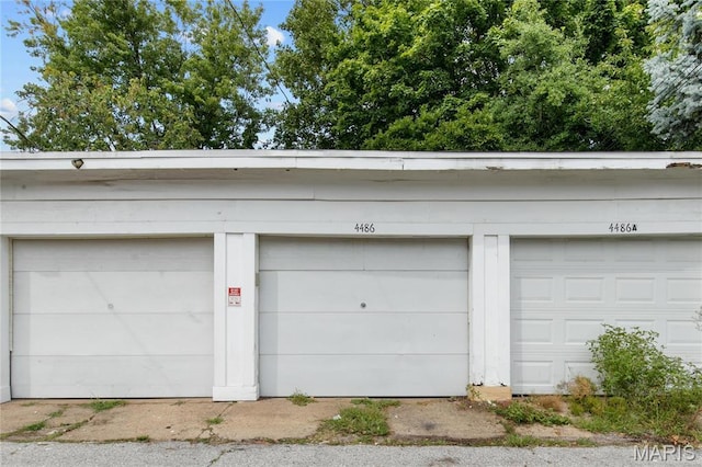 4486 Laclede Ave Unit 4486, Saint Louis, MO 63108 - view of garage