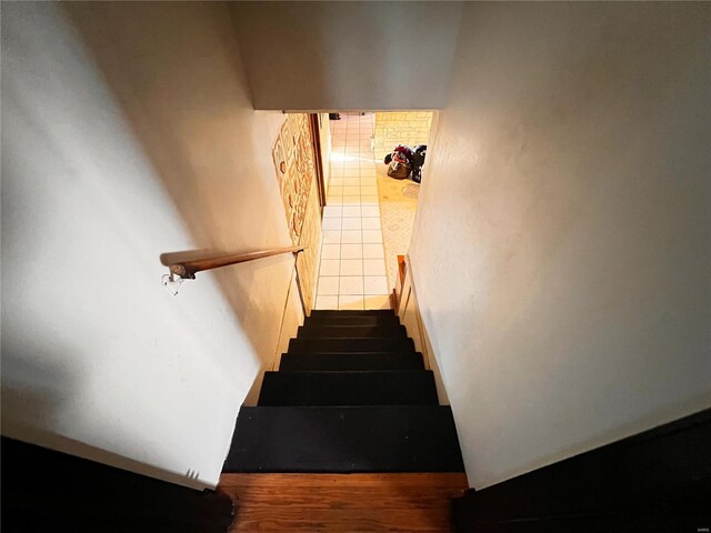 1505 Shelley Dr, Vandalia, IL 62471 - stairway featuring wood finished floors
