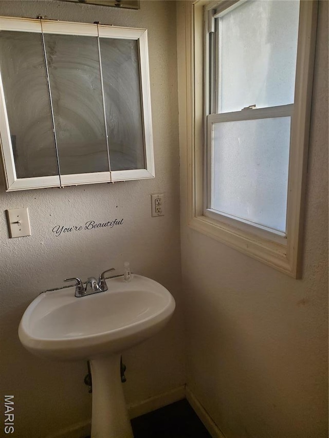20 Leonard Dr, Cahokia, IL 62206 - view of bathroom