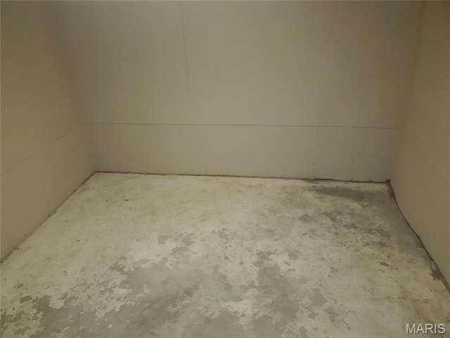 20 Leonard Dr, Cahokia, IL 62206 - empty room featuring concrete flooring