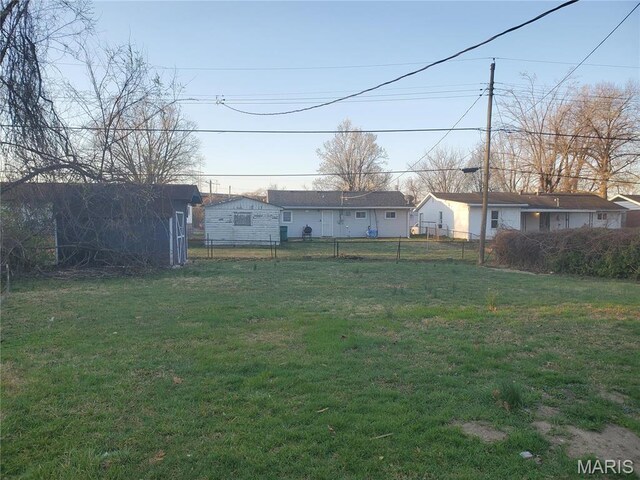 20 Leonard Dr, Cahokia, IL 62206 - view of yard