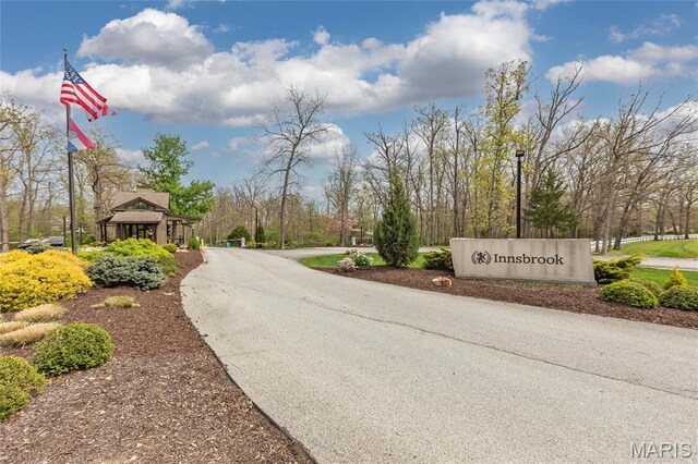 803 S Aspen Point Dr, Innsbrook, MO 63390 - view of road featuring view of wooded area